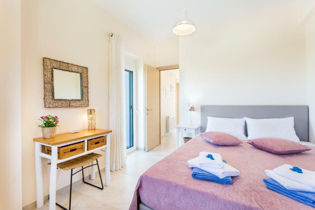 Villa Oasis Galatás Eksteriør bilde
