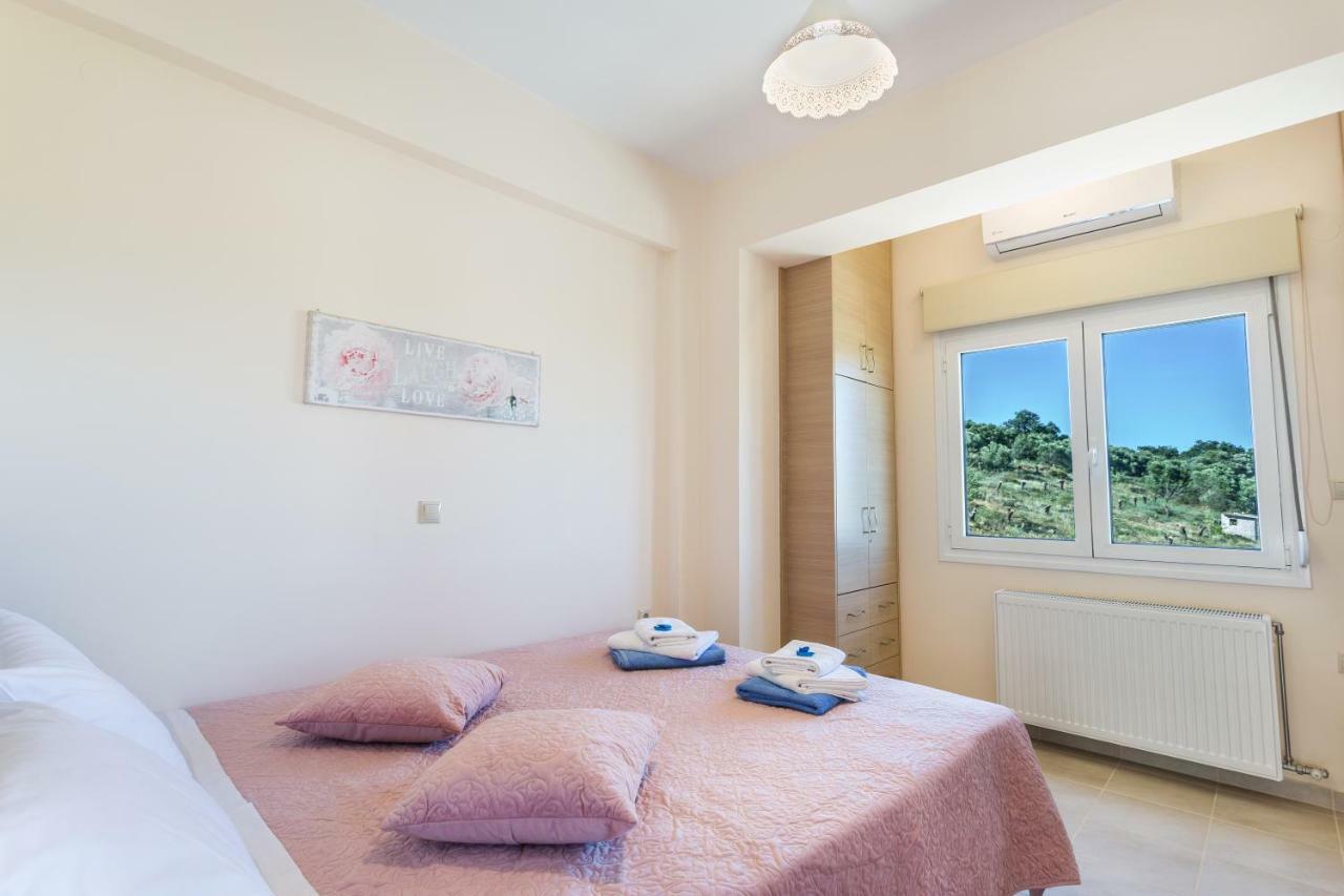 Villa Oasis Galatás Eksteriør bilde