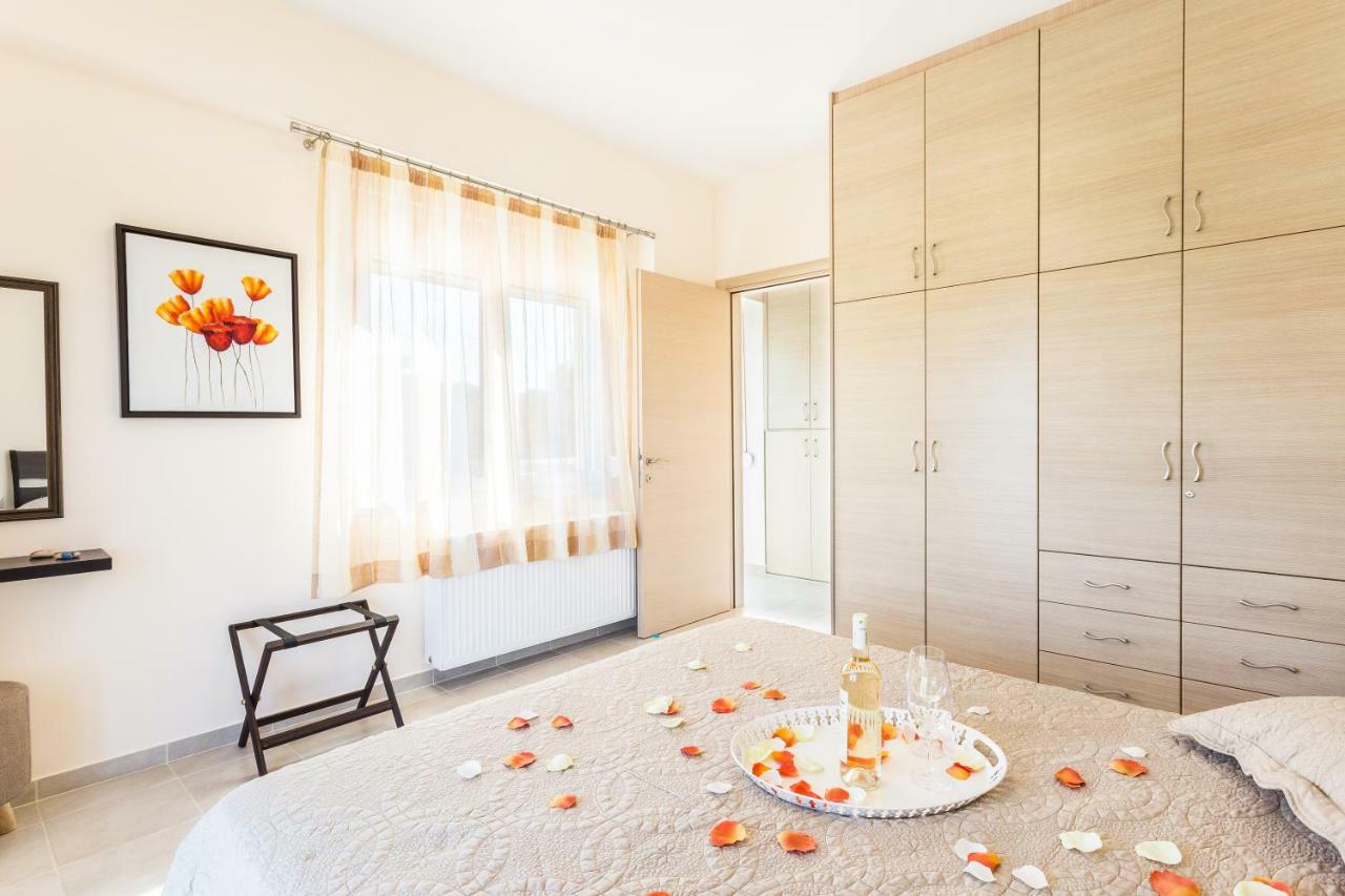 Villa Oasis Galatás Eksteriør bilde